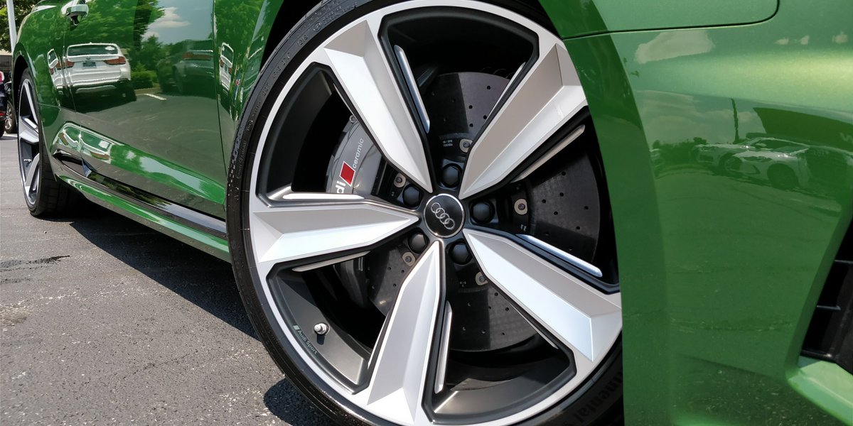 CarConfections's tweet photo. We're #GREEN with #envy for whoever gets to own this beast!!! #Audi #AudiRS5 #supercar @audioflexington @audisport https://t.co/6FgMoN4nyu