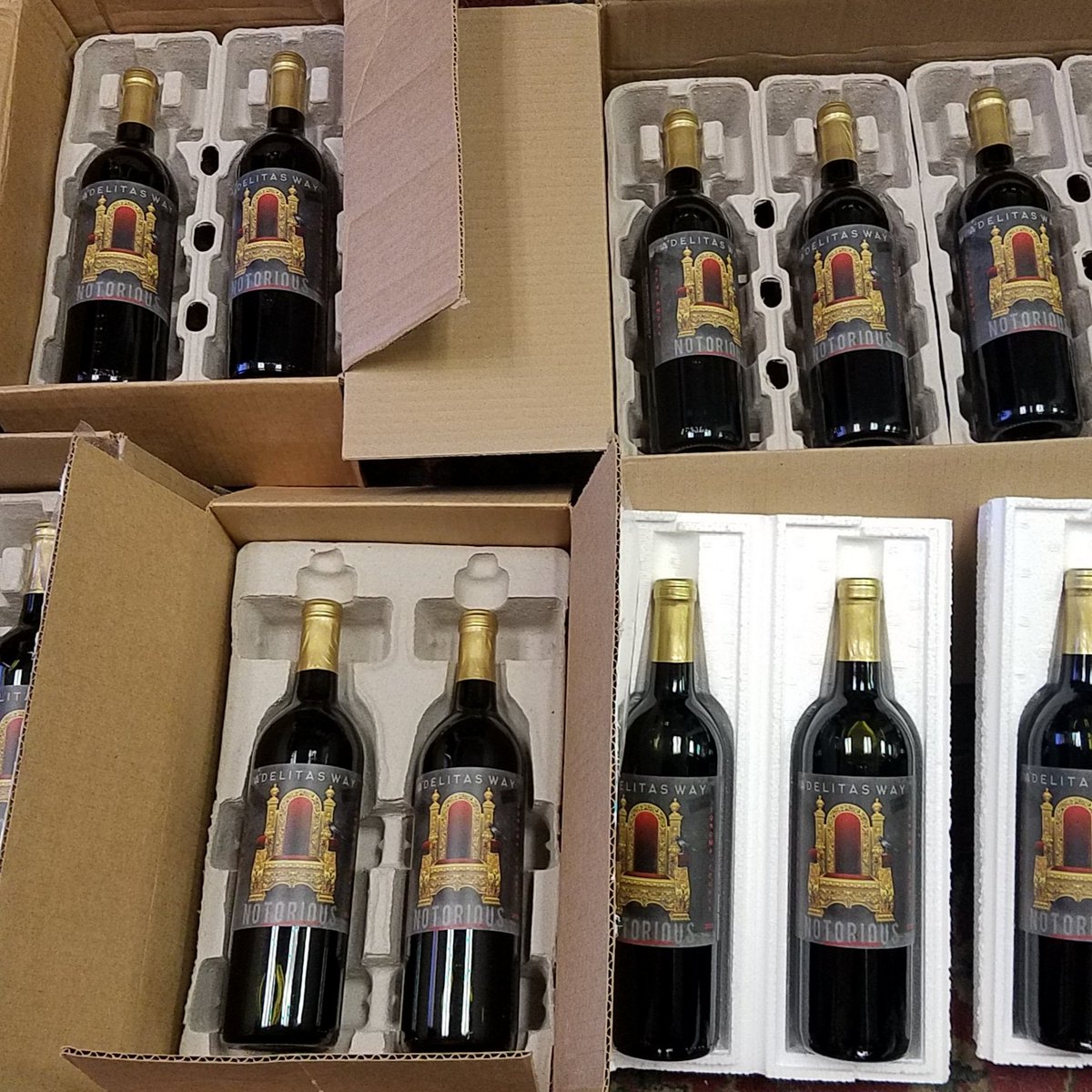 desertrockin's tweet photo. Shipping @adelitasway #Notorious Zinfandel today! Did you get yours? Available at https://t.co/RseBIqKxFp #DesertRockin #AdelitasWay https://t.co/uQP3EgbvpV
