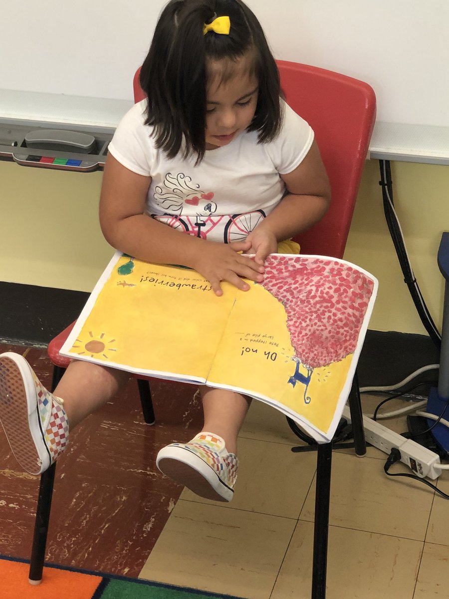 SayenMD_'s tweet photo. Look at these class helpers!!!!! We love to read to our friends and help with morning meeting! @SayenLions https://t.co/A73ks64mCk