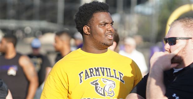 HTC247's tweet image. BREAKING: Farmville Central (Farmville, NC) three-star DT Keziah Everett has committed to ECU. Everett had offers from North Carolina, Virginia, South Carolina and Duke.