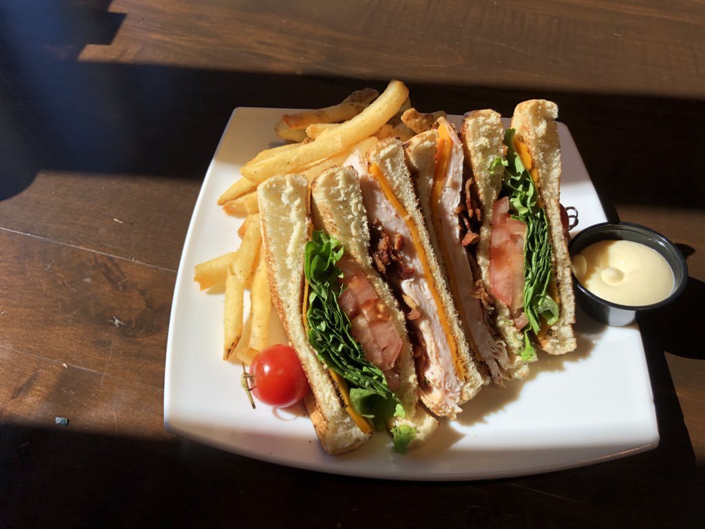 The Clubhouse Sandwich from Timbers Restaurant in Thunder Bay. Pretty decent ingredient balance; excellent presentation. 7.6/10  #ClubhouseTravels