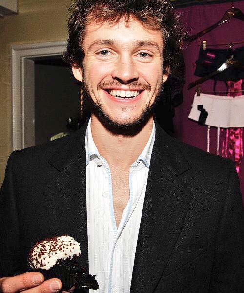 Happy birthday Hugh Dancy!!!!!! 