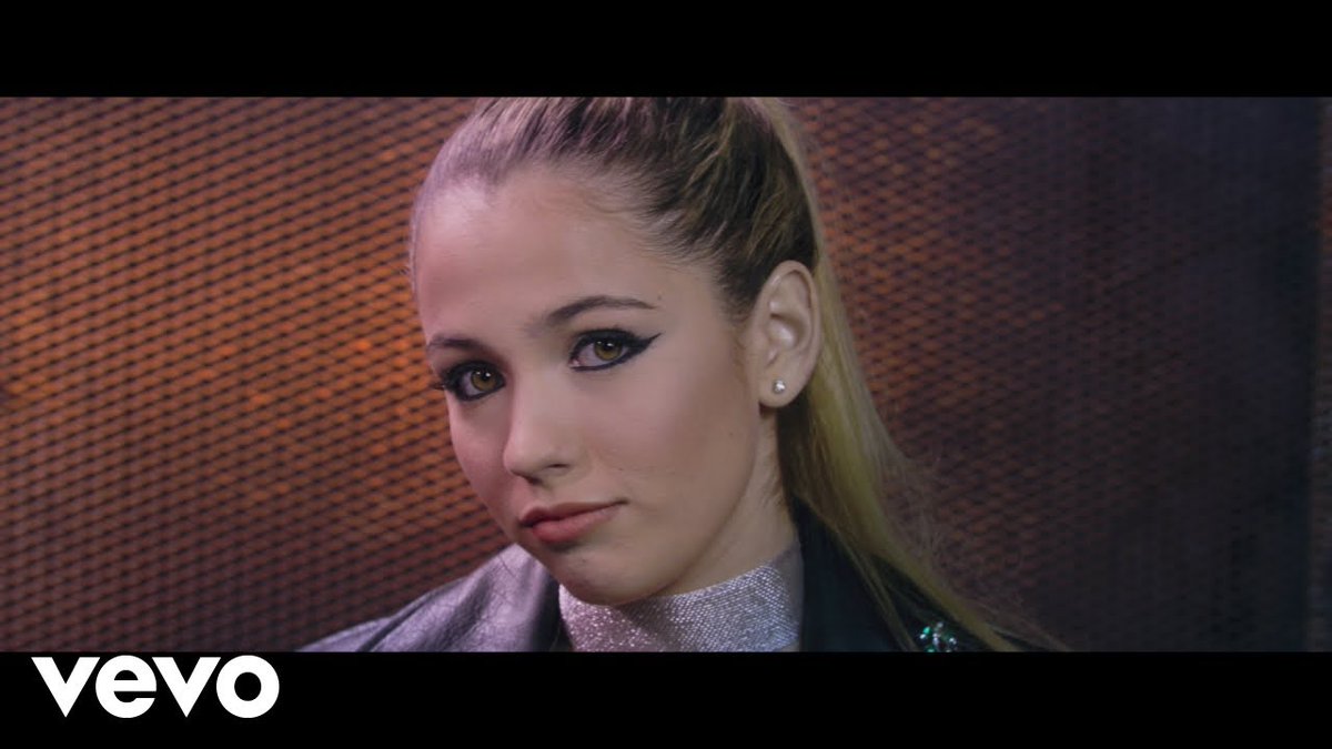 ¡NUEVO VIDEOCLIP! #SolMakena #AhoraSé >> vevo.ly/TI8nCJ Disponible En Tienda Digitales: bit.ly/Spotify-SolMak… / bit.ly/AppleMusic-Sol… youtu.be/lW7e8JQsZQM