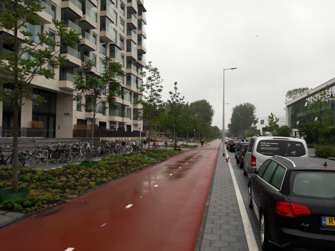 Mooi fietspad Fred Roeskestraat <a href="/ZuidasAmsterdam/">Amsterdam Zuidas-Zuidasdok</a> <a href="/adamfietst/">Fietsersbond A'dam</a>