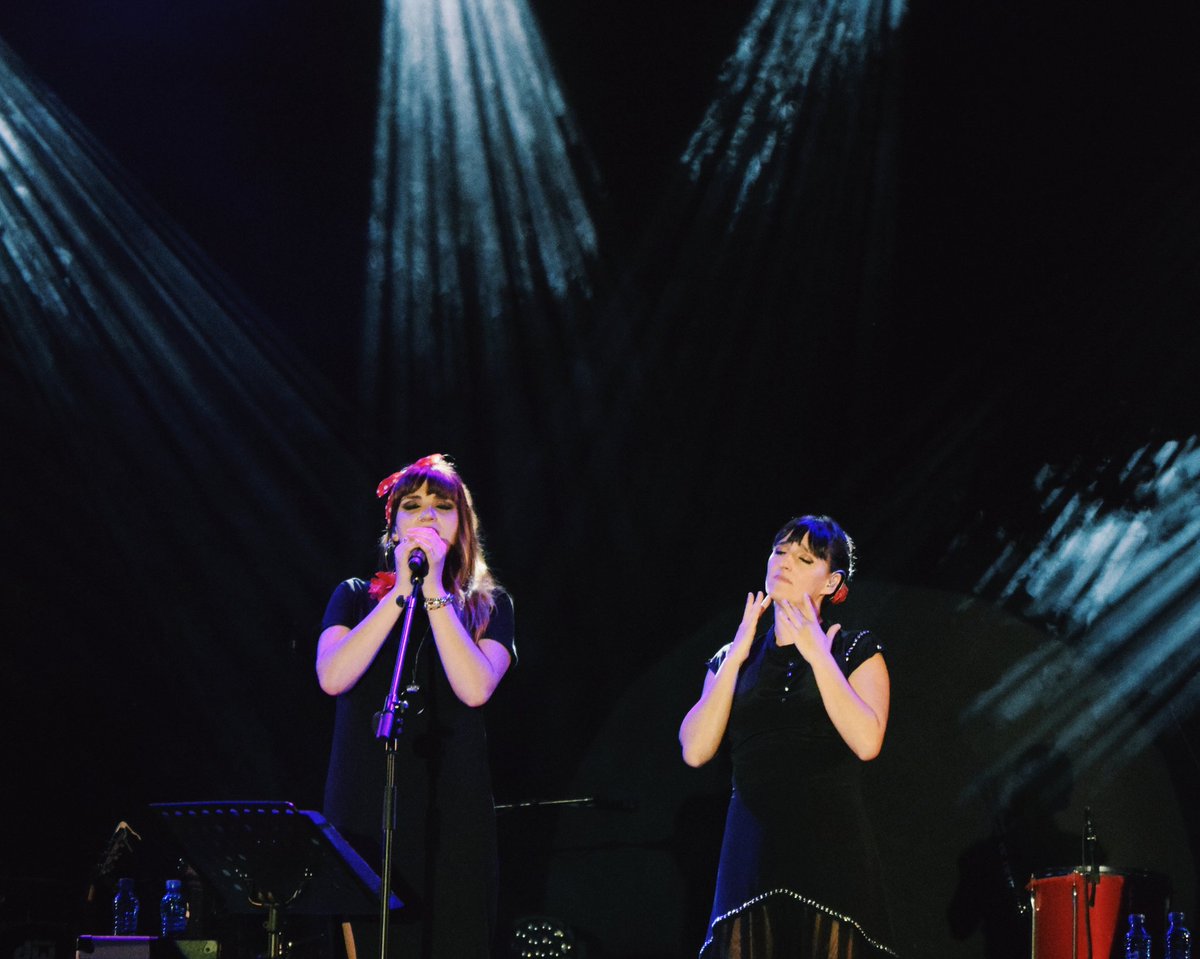 irenitadan's tweet photo. Mereció la pena dejarse la garganta contigo 🎶📸 @RozalenMusic @FdelosSentidos #Sentidos18 https://t.co/y6ahGmhOuD