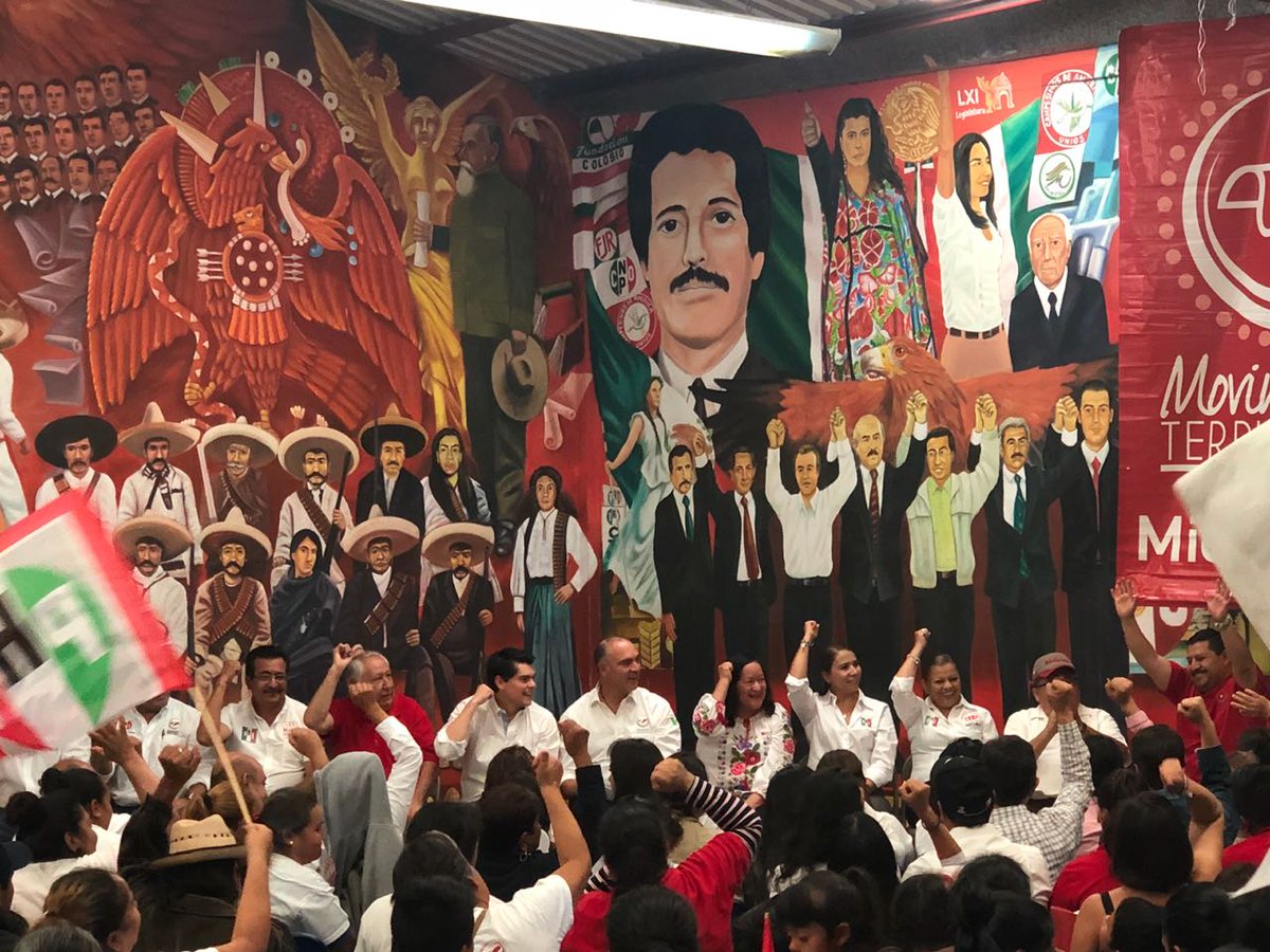 MT_Nacional's tweet photo. Cálido recibimiento de la militancia michoacana a nuestro líder nacional Pepe Calzada (@ppcalzada). 
En Michoacán vamos con todo por la victoria del próximo presidente de México @JoseAMeadeK, y de los próximos senadores de la República @TonoIxtlahuac y @XochitlRuizG 👊 https://t.co/3FFPRM1sH4