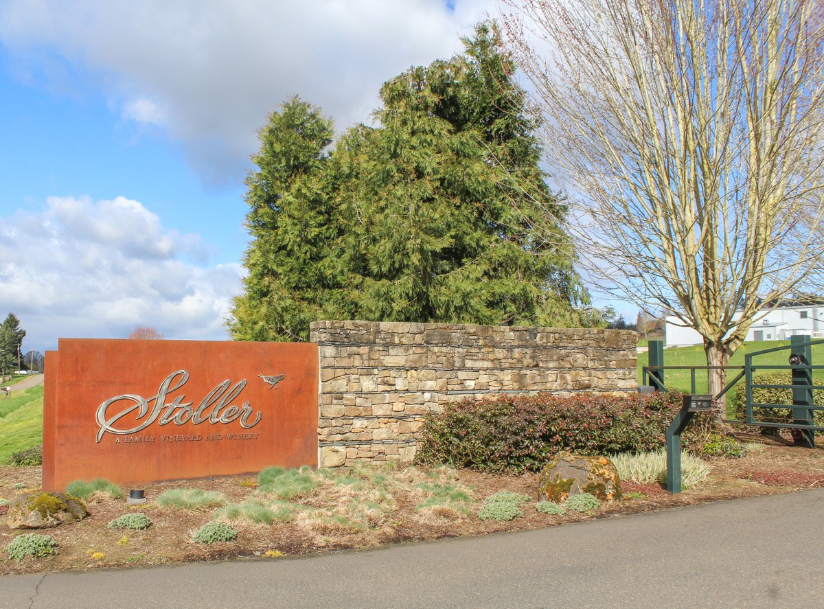 StollerWine's tweet image. Why you Should Visit Willamette Valley: girlwithglass.com/2018/05/29/why… 

Thank you Girl with Glass on the great write-up! #cheers