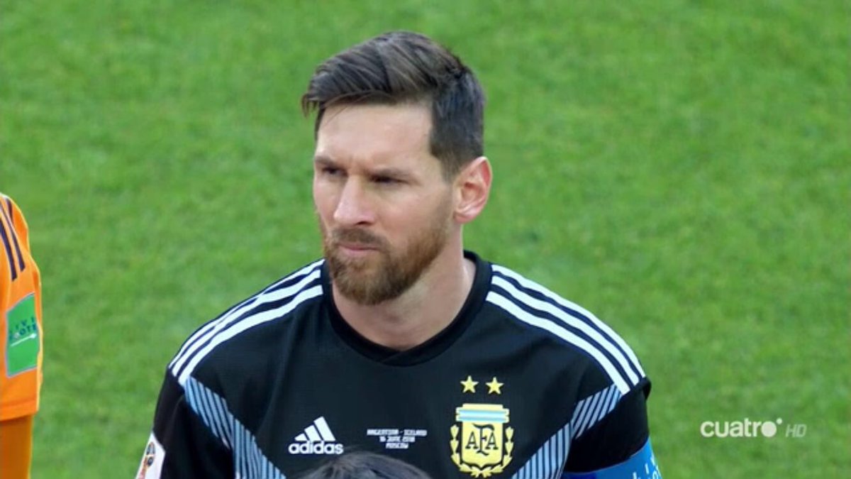 Podes jugar mal los dos partidos que quedan, podemos quedar afuera en primera ronda, pero yo no me olvido que nos clasificaste cuando estábamos muertos y que nos llevaste a una final del mundo. Sólo te pido que te diviertas y no juegues para los que no te van a querer nunca...