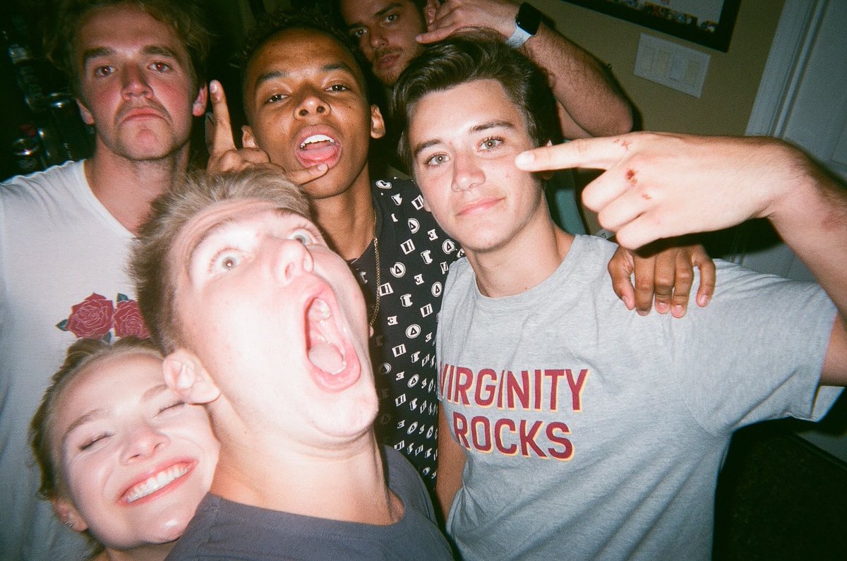 paytonsilva3's tweet photo. I’m missin my sd boys can’t wait to be back at state and rage again https://t.co/ddG9qNBz5S