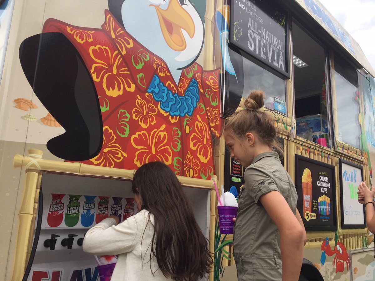 Thanks to <a href="/kona_ab/">Kona Ice of SE AB</a> @TagConcepts &amp; Medicine Hat Public School Division for the "Kona Ice School's Out Classroom Party"!  As global citizens, 3C recently made a financial donation to World Vision to support an education project in Peru.  
#MedHat #sd76 #KonaIce  #PayItForward