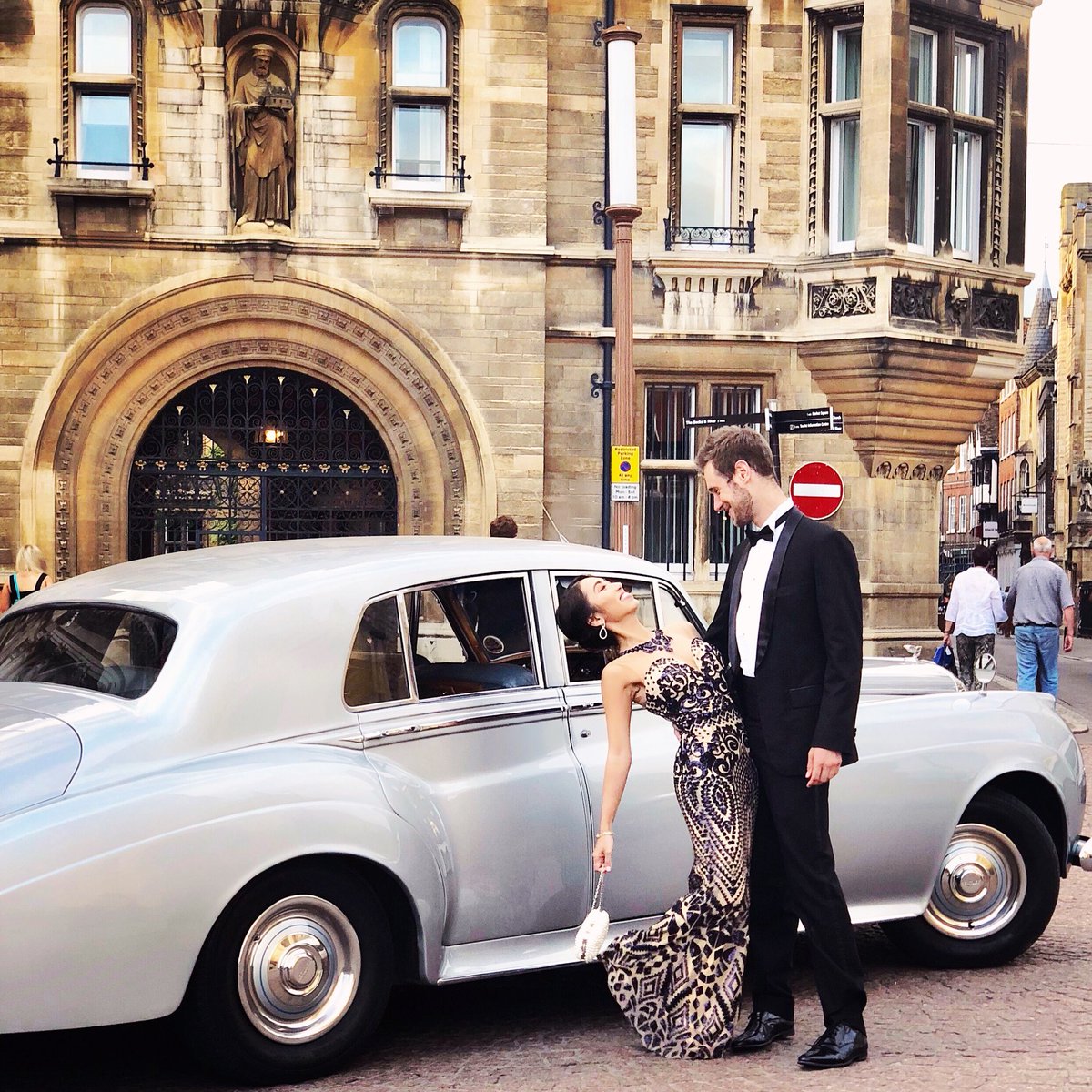 DrAmalinaBakri's tweet photo. Cambridge University Trinity May Ball 2018, check out my IG stories for updates ๐๐ผ๐๐ผ๐๐ผ Dress: @mystiquebysabrina Car: 1958 Bentley #gonvillebentley #greshamhousewellness #gonvillehotel #trinitymayball https://t.co/0InGwHUa0h