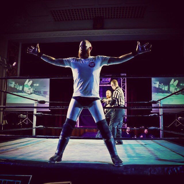 OG_WrestleDad's tweet photo. Looking like a Heavy Boi with my @moondogbrewing T-shirt, just moments before I smashed some teeth in for @mcitywrestling Hostile Takeover...!
#MikeBurr #WarDog #BrassKnucklesBadHabits #GoodTimeTrouble #MoonDogBrewing #MelbourneCityWrestling
📸 @clp_designs https://t.co/4Sp1DbMF9f