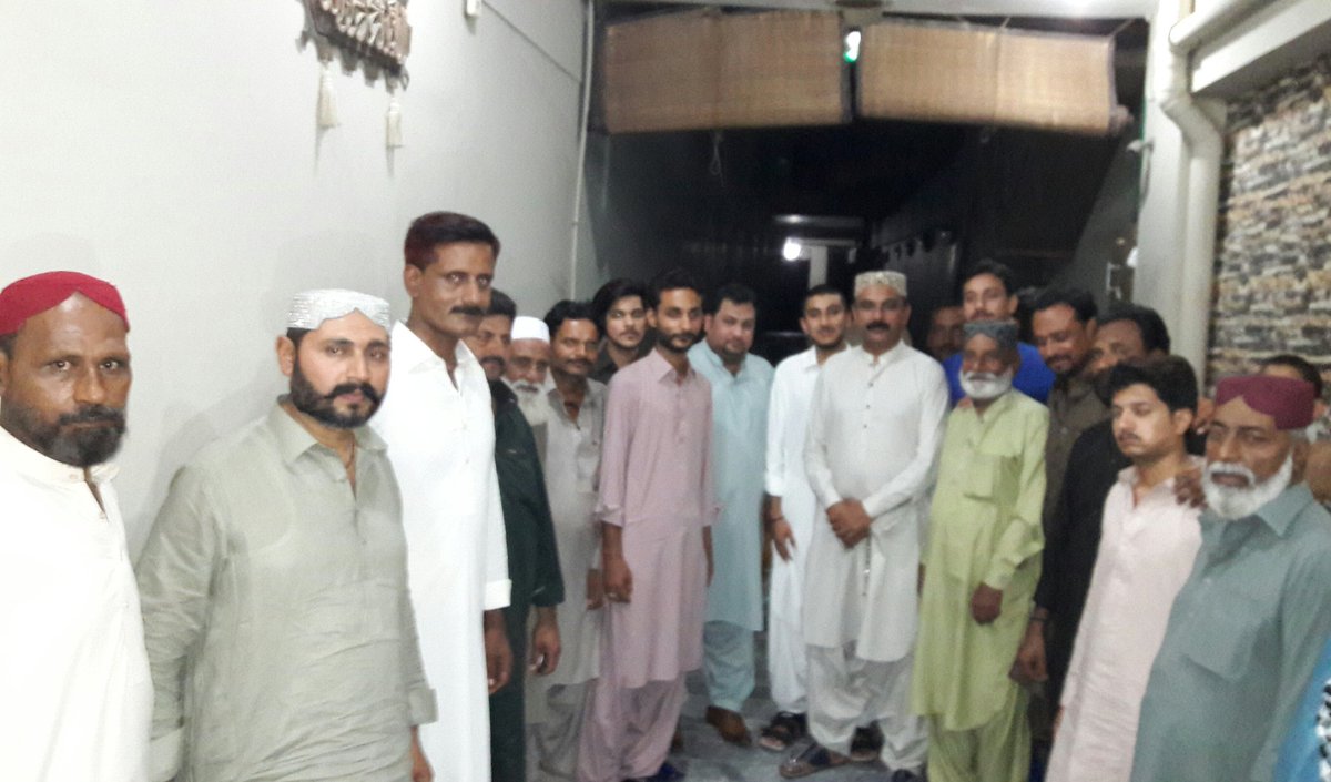 SYEDFAYAZALISH8's tweet photo. میری رہائش گاھ پر پاکستان پیپلزپارٹی کے عہدیداروں اور ورکروں اور ایس ایس جی سی کے ایمپلائز نے مجھے سے عید ملے۔ https://t.co/hRulPlEvt6
