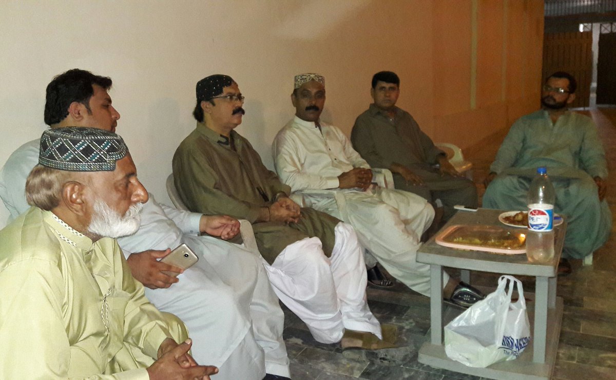 SYEDFAYAZALISH8's tweet photo. میری رہائش گاھ پر پاکستان پیپلزپارٹی کے عہدیداروں اور ورکروں اور ایس ایس جی سی کے ایمپلائز نے مجھے سے عید ملے۔ https://t.co/CZobY4Zxu9