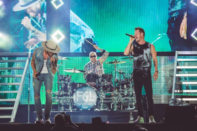 KarateKid_XC's tweet photo. Had the weekend of a lifetime at @CountryJamCO with the best friends and best music this world has to offer! Special Thanks to @FLAGALine for helping make Saturday one of the  best nights of my life! #CountryJam2018 https://t.co/xTyBOFgz5X