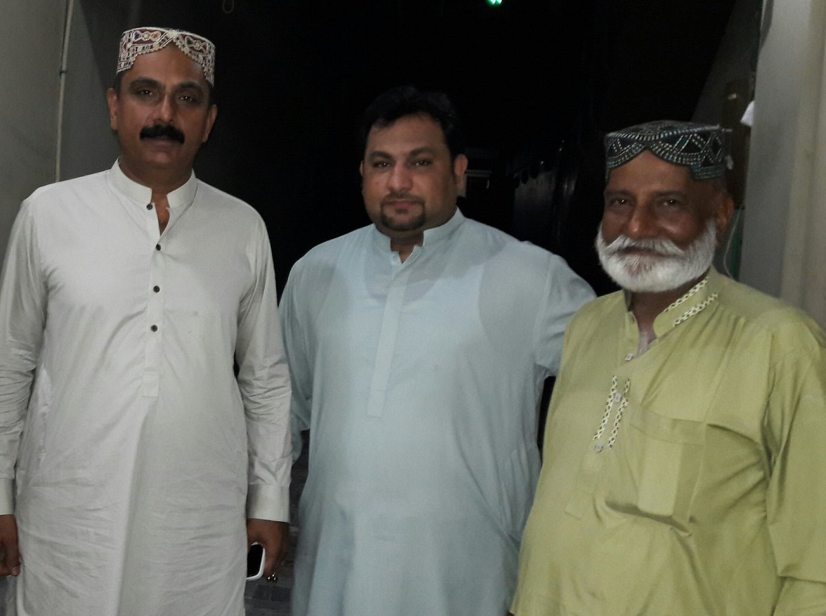 SYEDFAYAZALISH8's tweet photo. میری رہائش گاھ پر پاکستان پیپلزپارٹی کے عہدیداروں اور ورکروں اور ایس ایس جی سی کے ایمپلائز نے مجھے سے عید ملے۔ https://t.co/bo6pRN9Ww5