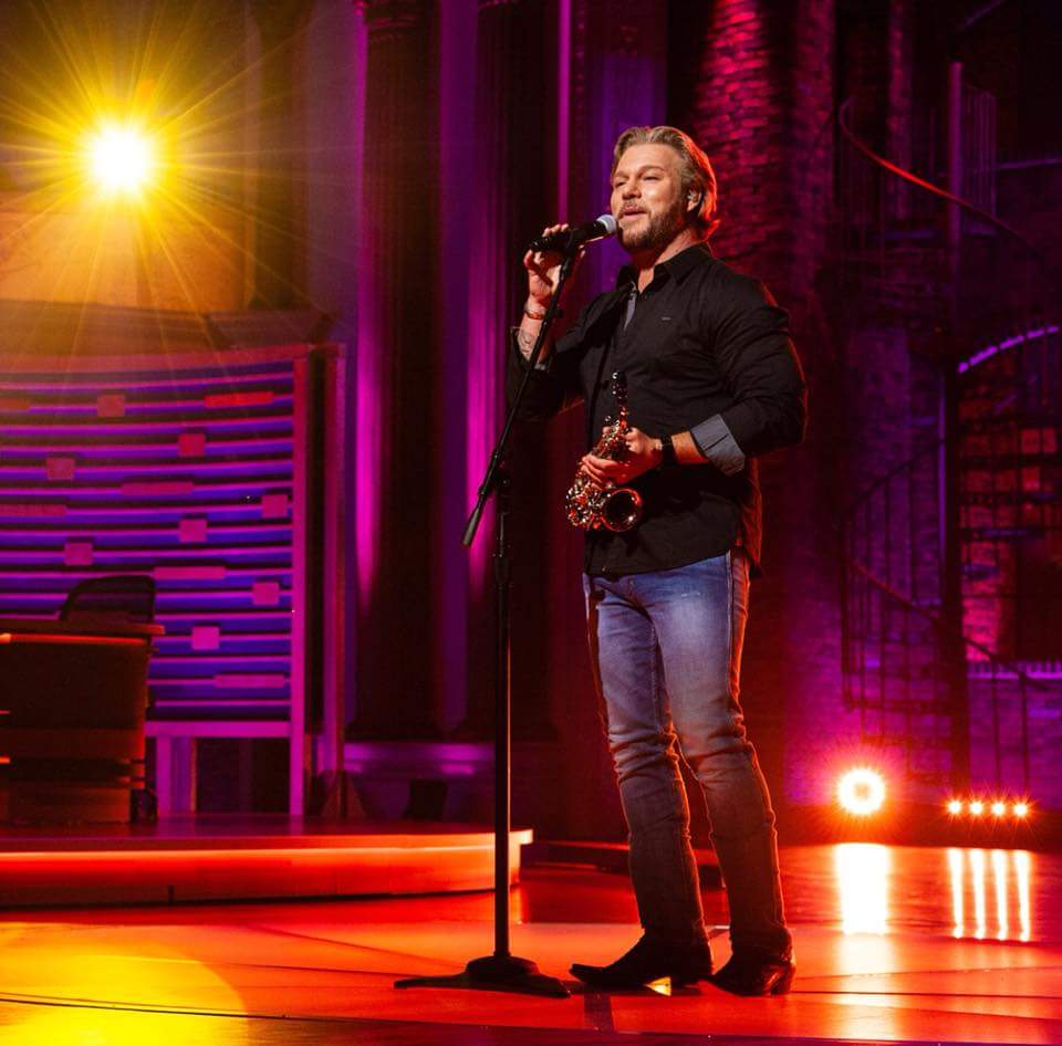 twinsgirlkenz's tweet photo. Awesome shots of Craig Wayne Boyd @CWBYall performing this past weekend on @GovMikeHuckabee @HuckabeeOnTBN #SomewhereInThere #TopShelf
Thanks, Kris Rae Photography ❤️
Copyright: @TBN https://t.co/SFeCl7I9Qy
