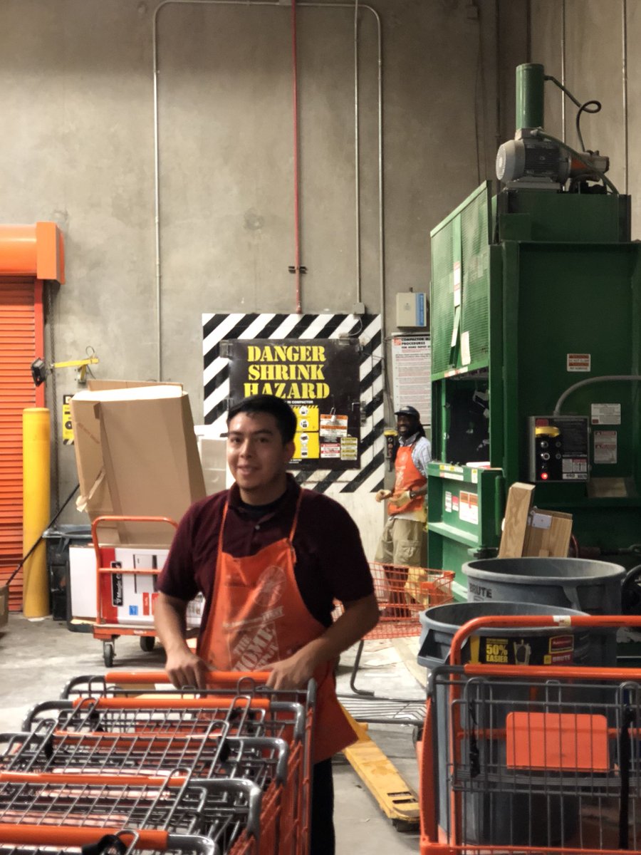 Shout Out to these 2 amazing associates Aaron &amp; Jonathan for throwing All the trash! Awesome teamwork! #Triplenickelfinest #UNTOUCHABLES 🥊 <a href="/triple555hd/">Balch Springs HD SM</a> <a href="/AkinsMel/">Mel Akins</a> @AmberD___ <a href="/melvin_carroll/">Melvin Carroll @0555</a>