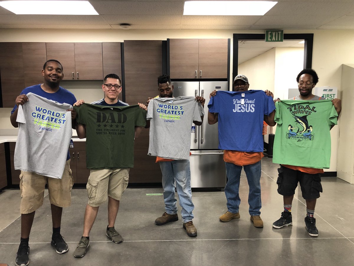 AthenaMASM555's tweet photo. Freight team Father’s love their gifts! 5️⃣5️⃣5️⃣ appreciates everyone of you! #TheyEatFreight #Triplenickelfinest @triple555hd @AmberD___ @AkinsMel @Joshua0555HD @mjrawlinson5 https://t.co/8OHockTuuh