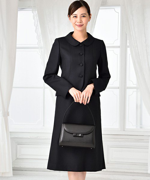 柏高島屋ステーションモール フォルム フォルマ S館 専門店5階 お受験 学校説明会におすすめのアンサンブルをご紹介します 半袖ワンピースなので暑い夏でも快適 すっきりとしたウエストラインに仕上がるよう計算されたカッティングで好印象を作ります