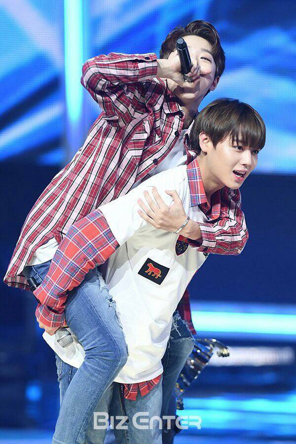 yoonbaenism's tweet image. #판윙은사실이다 ❤❤❤❤