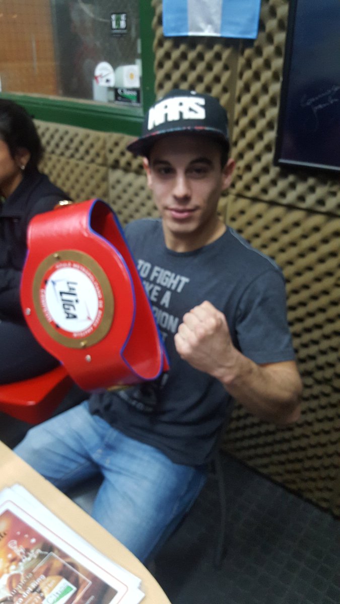 cercadelring's tweet photo. #UlisesBlanco y #MartinNavarro, nuevos campeones de la @BoxeoLigaMetro nos cuentan sus inicios en el boxeo #EnVivo! #CDRENVIVO #CercaDelRing #CDREnTodosLados https://t.co/nzwM9r8Hbf