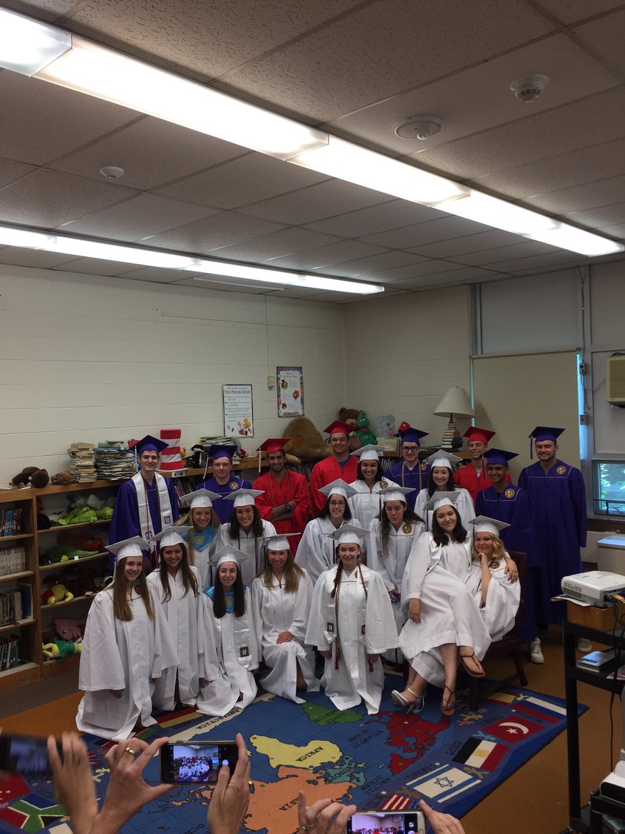 CHWCommServ's tweet photo. Seniors visiting their elementary school! ⁦@CHWestWeb⁩ ⁦@CherryHillWest⁩ https://t.co/KRWaN9kXXy