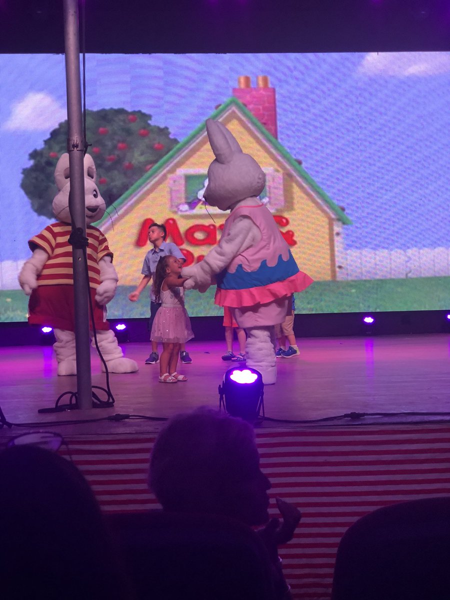 Fayelallinson's tweet image. Betty was the winner #kidsdisco @lee_allinson #maxandruby ♥️