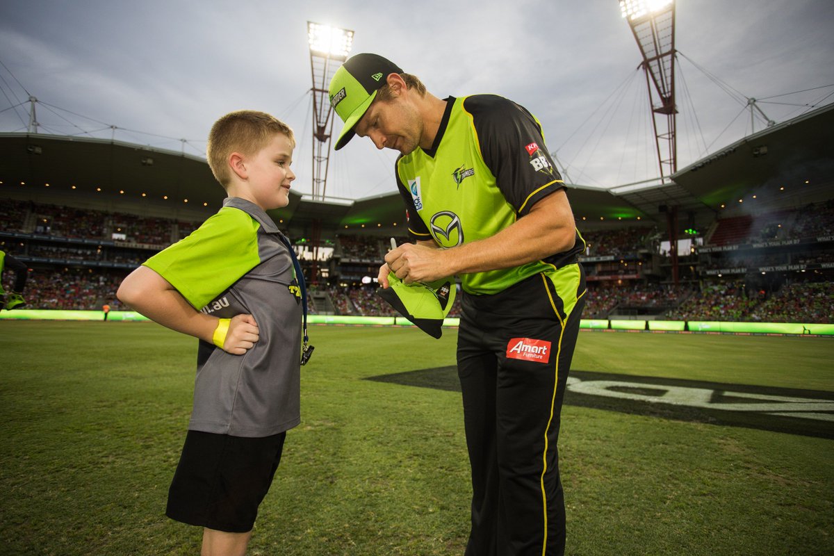 ThunderBBL's tweet photo. JOB ALERT: Fan Engagement Coordinator required to help us become a loved club that inspires and unites the #ThunderNation. Read: https://t.co/mHAWwOgjEo https://t.co/WJ5X4zqMfz