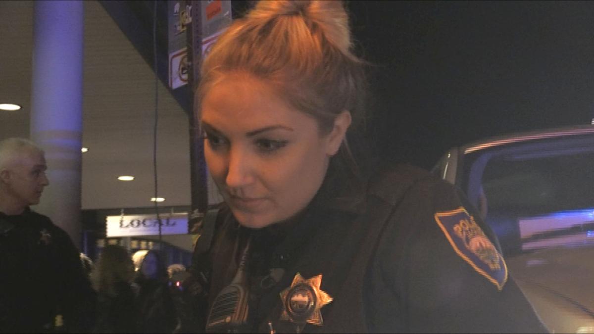 WomenOnPatrol's tweet photo. She isn't messing around
🚔#JacksonPD
@lifetimetv
#WomenOnPatrol
@GretchenCarlson
🔴#LivePD https://t.co/mZwvByL30B