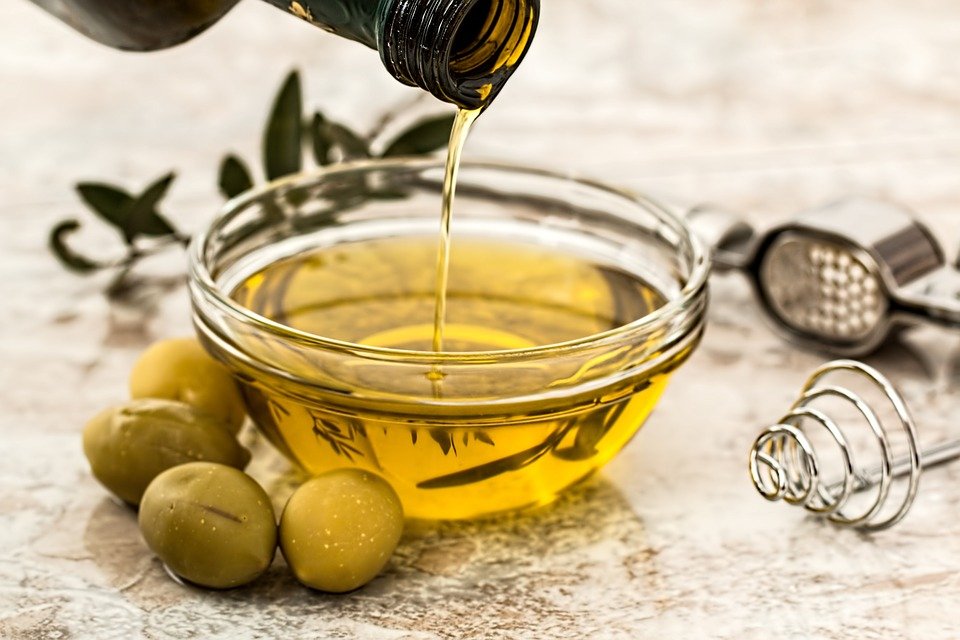 Thegoodbroccoli's tweet photo. Olive oil has many great benefits. Here are 11 health benefits of olive oil that are supported by scientific research. https://t.co/lRGIgfFWhD #Facts #MondayThoughts https://t.co/zqguqKXwEa