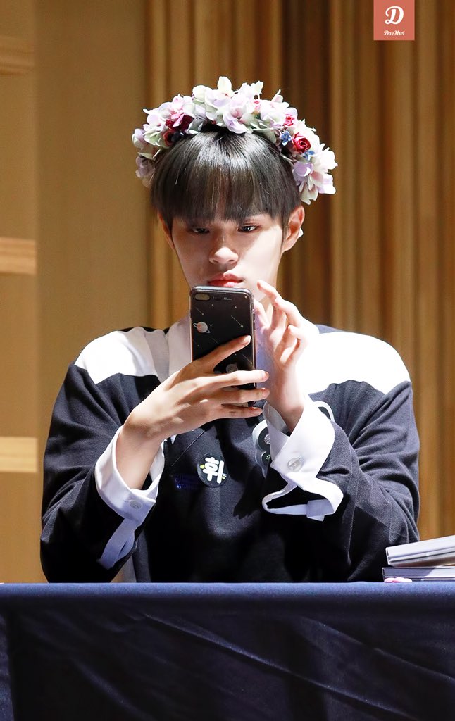 DDD_DAEHWI's tweet photo. 180617 힝..입니다
 #이대휘 #워너원 #LEEDAEHWI #WANNAONE https://t.co/wEb27wDuld