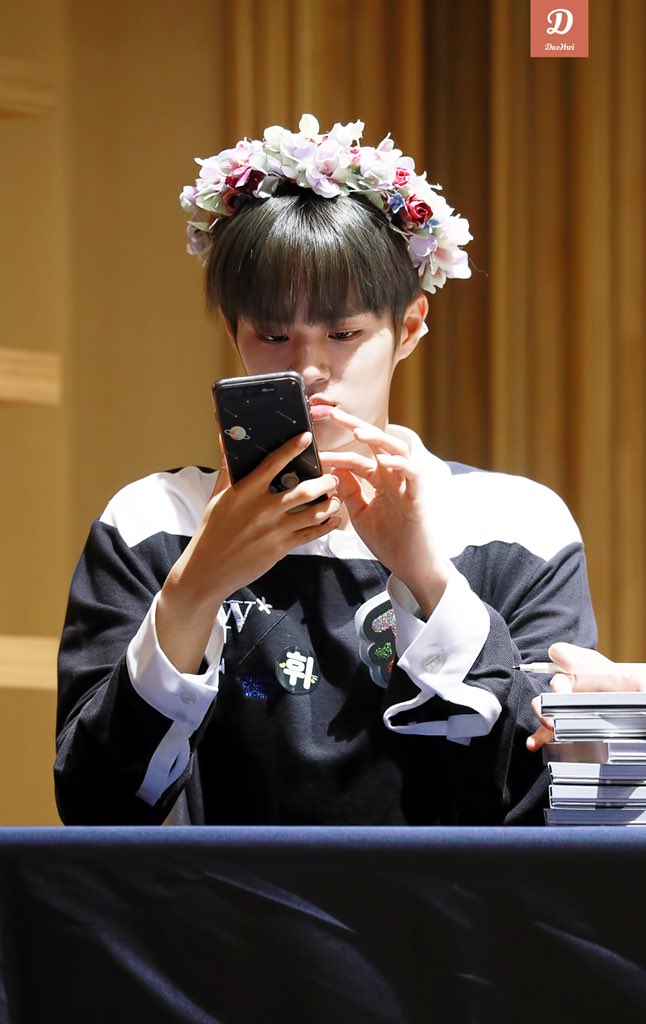 DDD_DAEHWI's tweet photo. 180617 힝..입니다
 #이대휘 #워너원 #LEEDAEHWI #WANNAONE https://t.co/wEb27wDuld