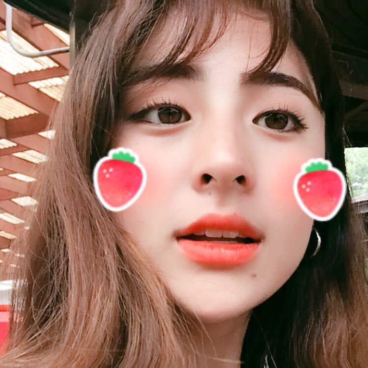 huh yunjin pics on Twitter: