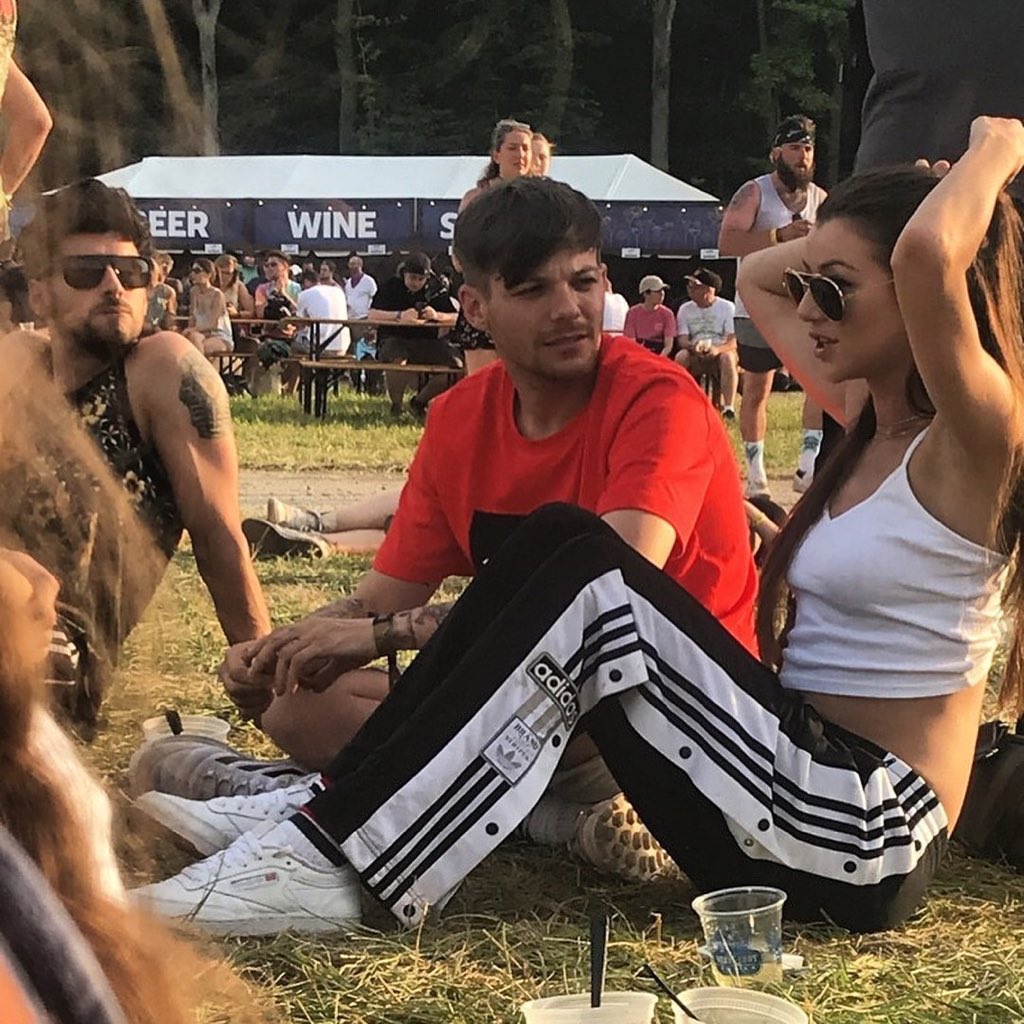 eleanorcaldeuk's tweet photo. Firefly fest summed up in two pictures.  X https://t.co/VALuiwNjSl