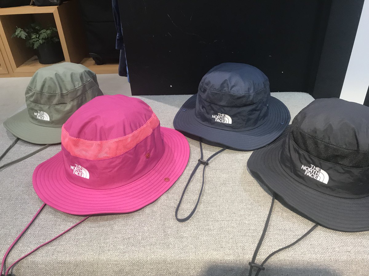 石井スポーツ公式 登山 アウトドア 大丸東京店 ザノースフェイス です Uvケア Upf15 30 紫外線カット 85 以上 機能を備え 夏用のトレッキングハットとして高い人気を誇るブリマーハットが入荷しました 両サイドにバイザー止め用スナップ