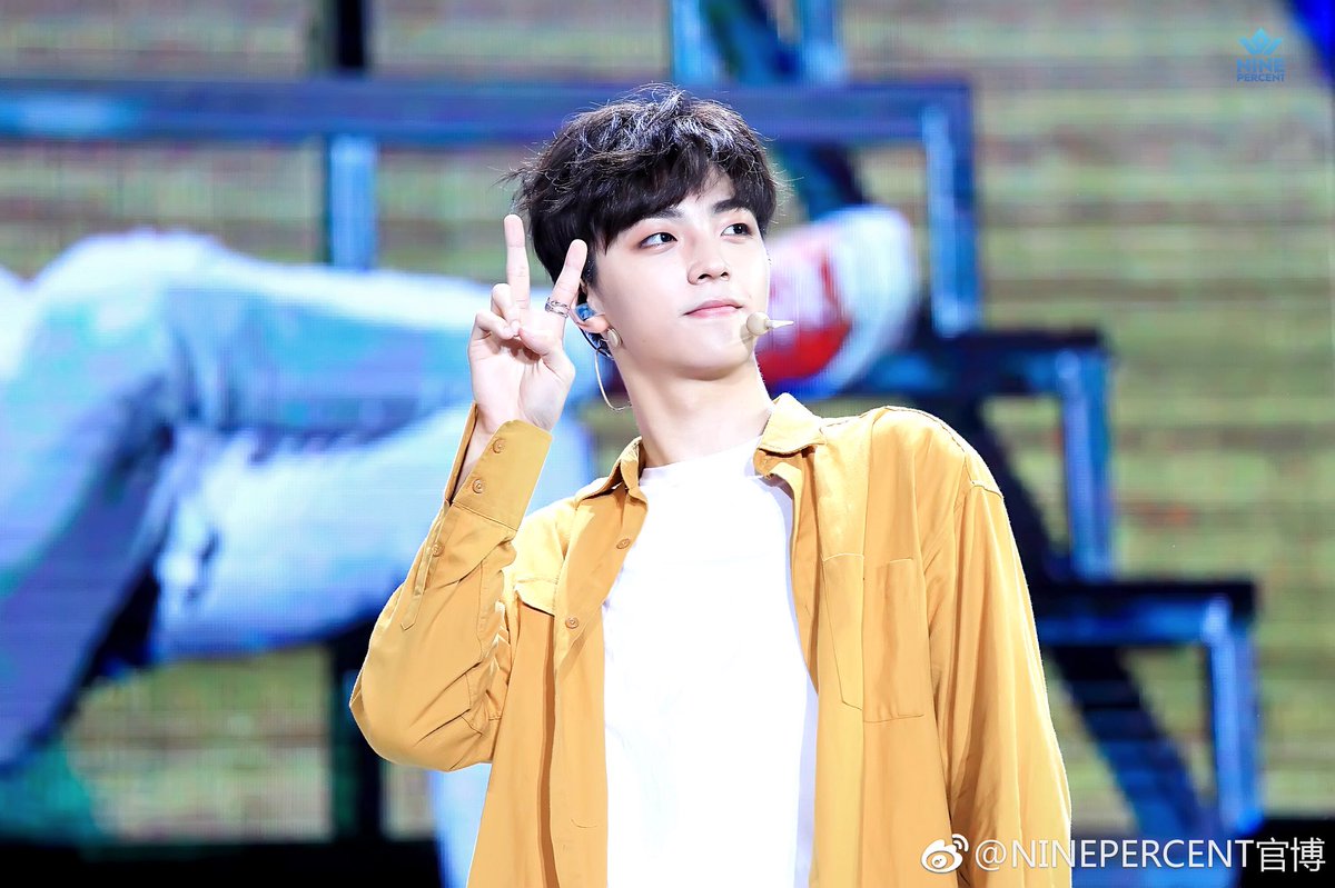 NINEPERCENTTH_'s tweet photo. 180619 Official NINEPERCENT官博
[trans] : 
"เส้นทางแห่งดอกไม้ ยังดำเนินต่อ
เด็กทั้ง 9 รวมตัวที่จินเหมิน(เทียนจิน)
ความฝันเปล่งประกายสดใส

THX with LOVE ขอบคุณสำหรับแฟนมีทติ้ง
สถานีต่อไป หางโจว!"
(1) #Trans9TH #NinePercent #CaiXuKun #ChenLiNong #Fanchengcheng https://t.co/CufU5NpbaE
