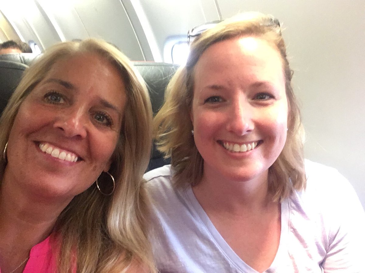 FES4thGrade's tweet photo. We’ve landed in Texas! #fairdaleworld is ready to get their conference on this week... #responsiveclassroom #wingseats #kydoesdallas #roughontherunway https://t.co/TBAt5fc2gb