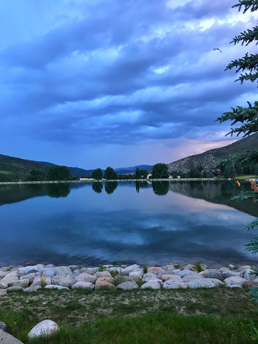 Beyourglamselff's tweet photo. #Colorado makes it easy to be a #photographer with some help from my #iPhone
#park #mountains @Colorado #AvonCo https://t.co/OMJuewftHh