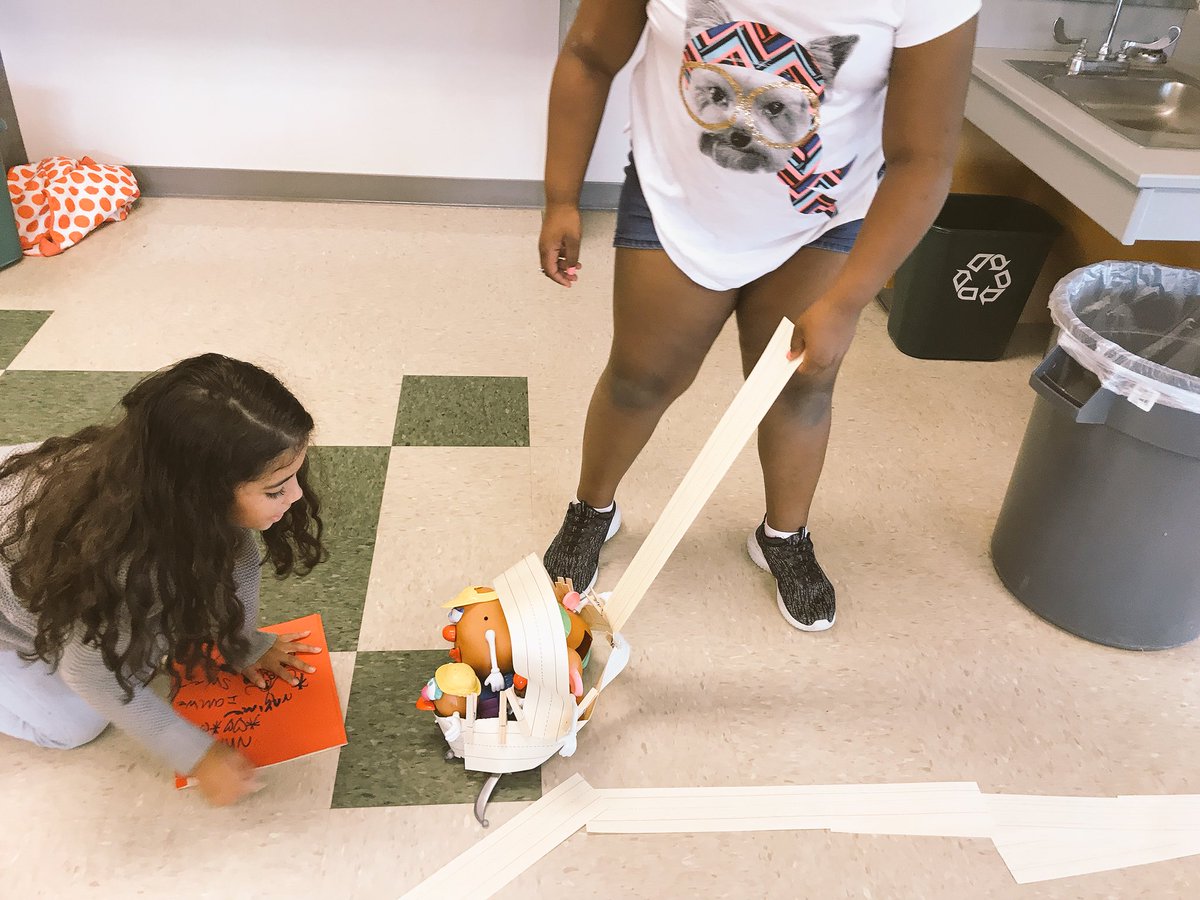 jturner611's tweet photo. Some pretty awesome engineering during Enrichment today! I love that every week the new group comes up with something totally different than the group the week before! @RoundRockISD  #CallisonES #Summerlearning #2B3s https://t.co/k6lBPCqSaU