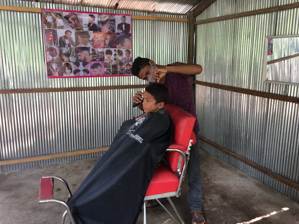 UNCambodia's tweet photo. #United4YouthCambodia facilitates the provision of relevant formal and informal technical/vocational trainings, including through workplace-based measures such as apprenticeships, internships and volunteering programmes. @AsiaIlo #Swiss Agency of Development and Cooperation (SDC) https://t.co/LveIgunOeZ