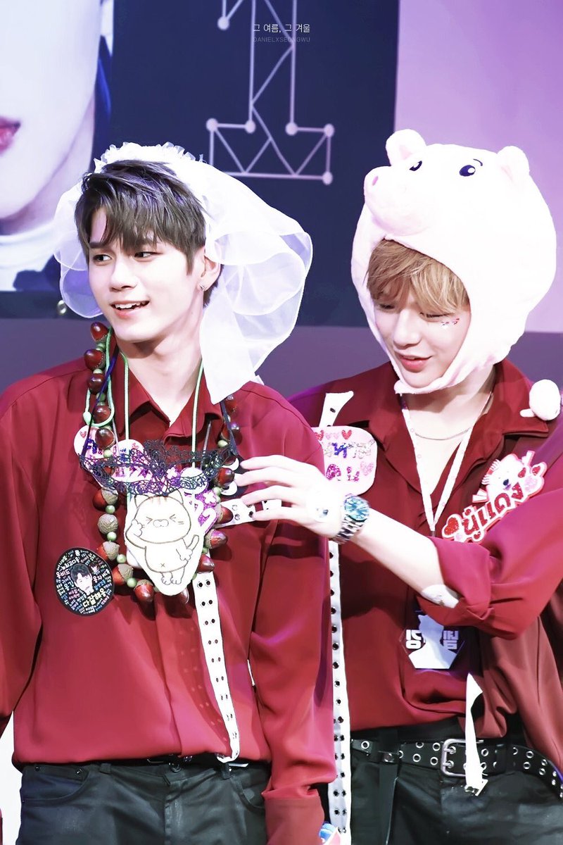 I_YamzZ's tweet photo. : เธอขอดูแมวหน่อย
: อ่ะ ดูดิ
: น่ารักจังงงง
: รูปแมวใช่ป่ะ
: ป่าว น่ารักอ่ะเธอ https://t.co/qvdewq6PW1