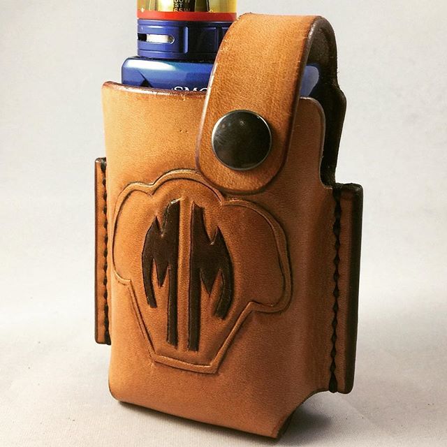 campbellleather's tweet photo. Updating my Etsy Store. Check it out #vapenation #campbellleatherworks 🇺🇸🇺🇸🇺🇸#volster #vape #vapecase #leathervapecase #handmade https://t.co/XLVRtQlg2G https://t.co/jjxIine3zM
