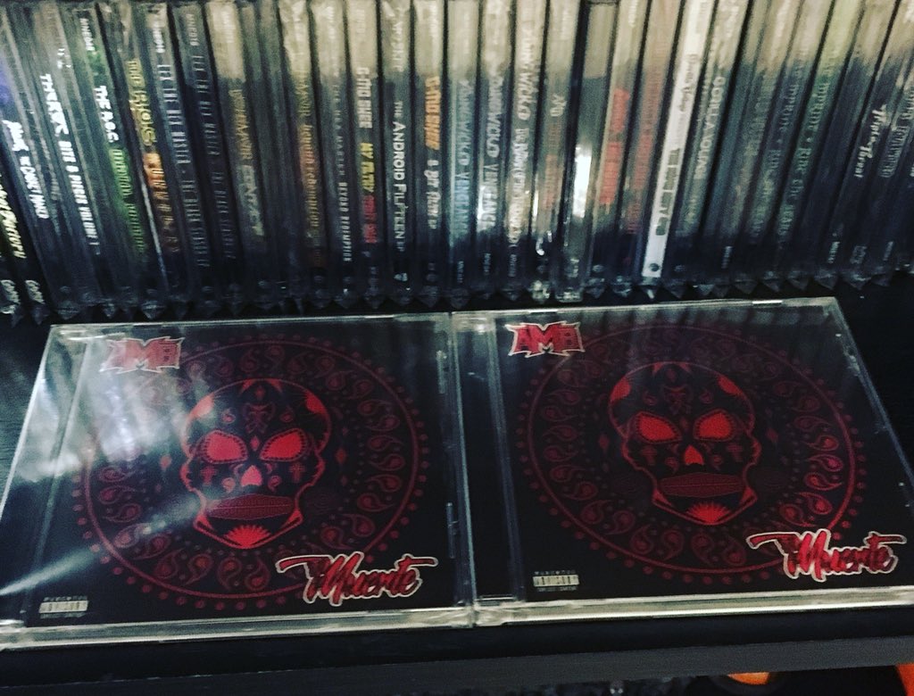 DJ_MadHatter402's tweet photo. F.R.E.S.H #amb #muerte #mne #canonize @TwiztidShop @majikninjaent #killerhustle 🤜🤛🙌🔥💯 @youngwicked303 @bonezamb https://t.co/odiYBjaflE