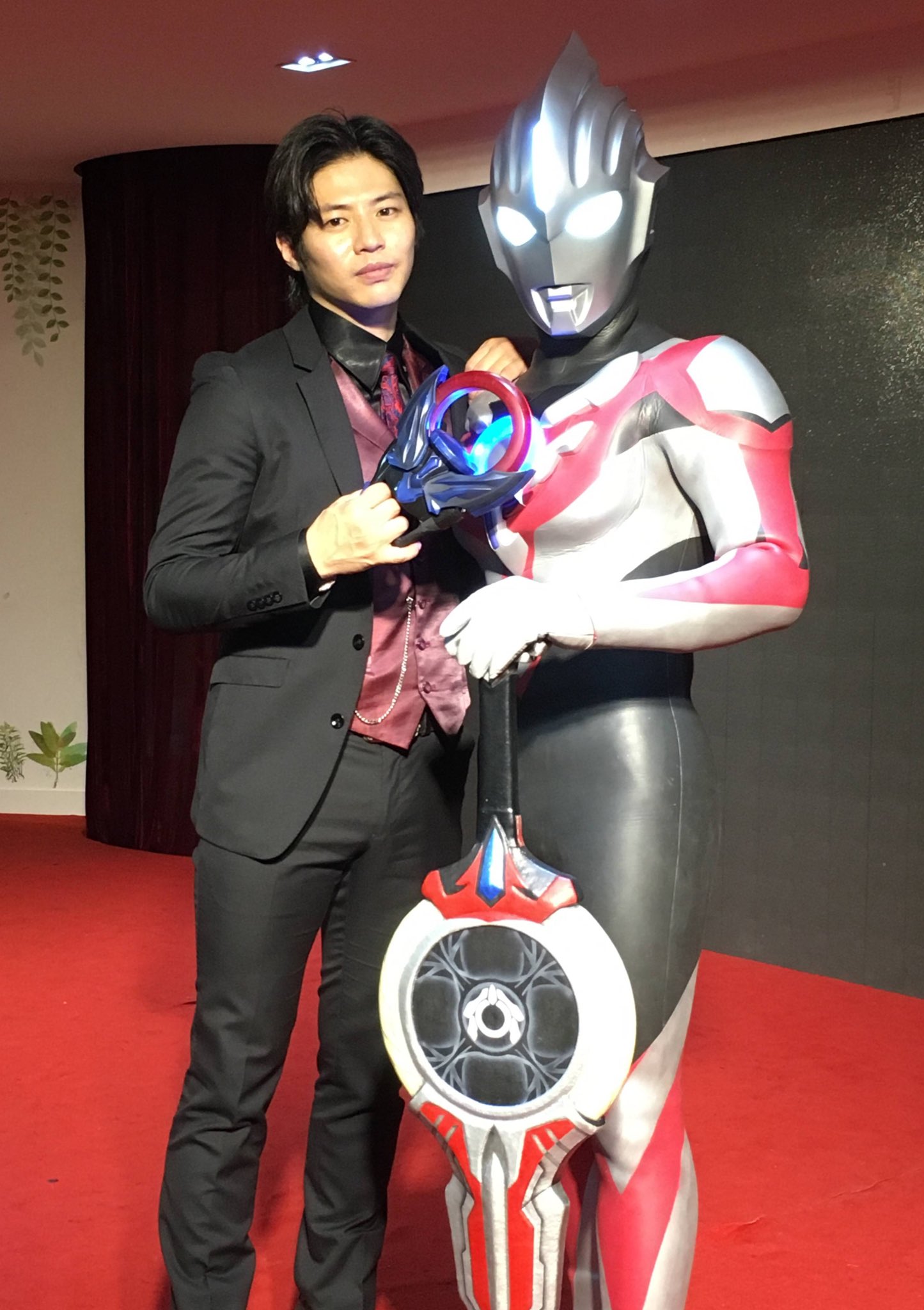 青柳尊哉 銀時シルバーネックレス　ジャグラスジャグラー　ウルトラマン 円谷プロダクション on X: 