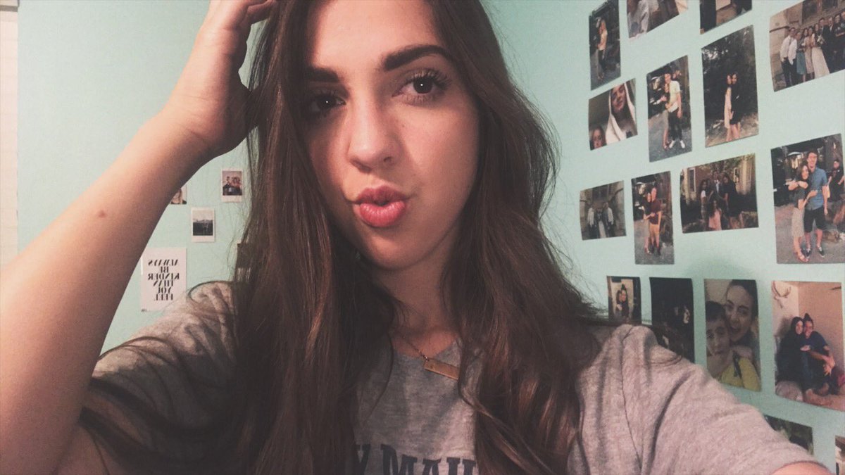 HaleyJudd1's tweet photo. I only ever post selfies on twitter.... oops🤪😚 https://t.co/sxPWiCDIRY