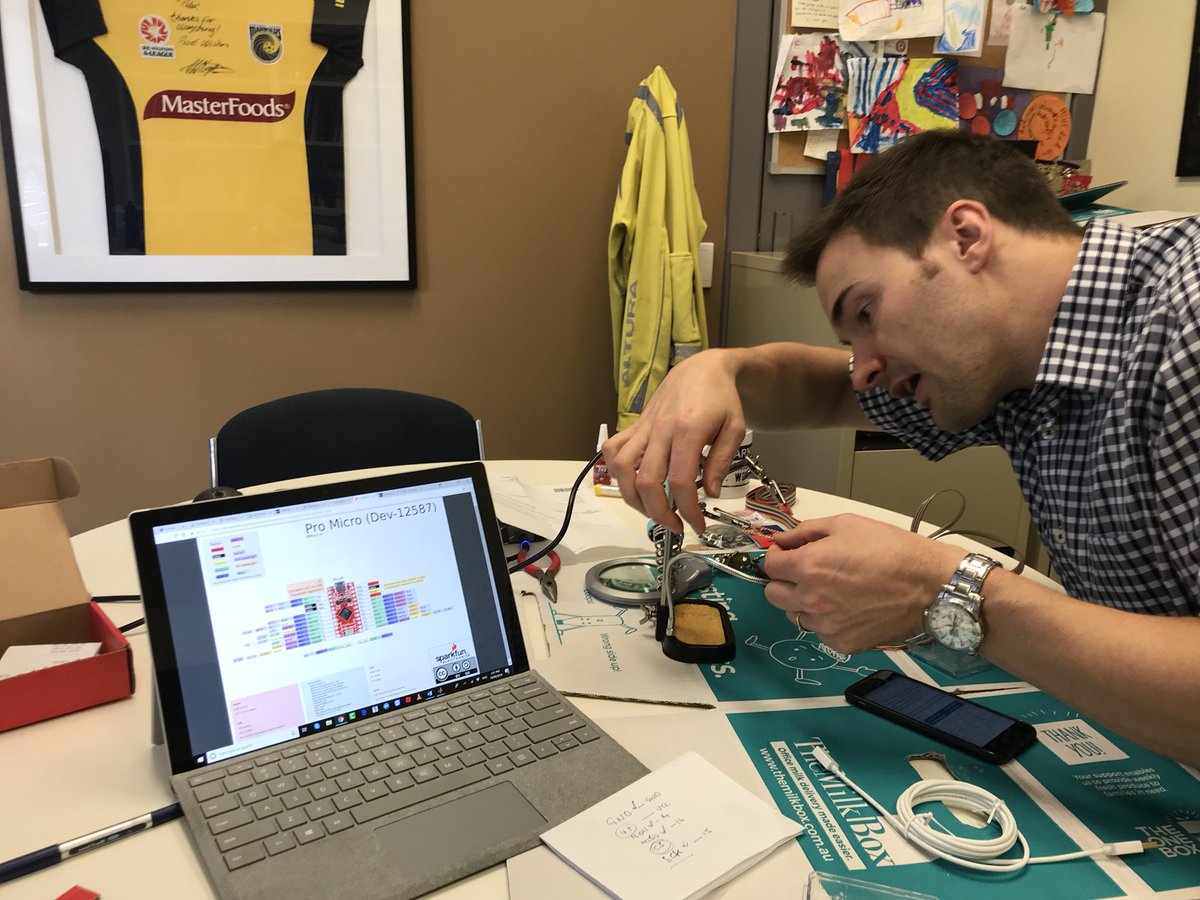 DrPeteMalliaras's tweet image. Wiring our arduino and accelerometer for research use with @LukePerraton
#steeplearningcurve