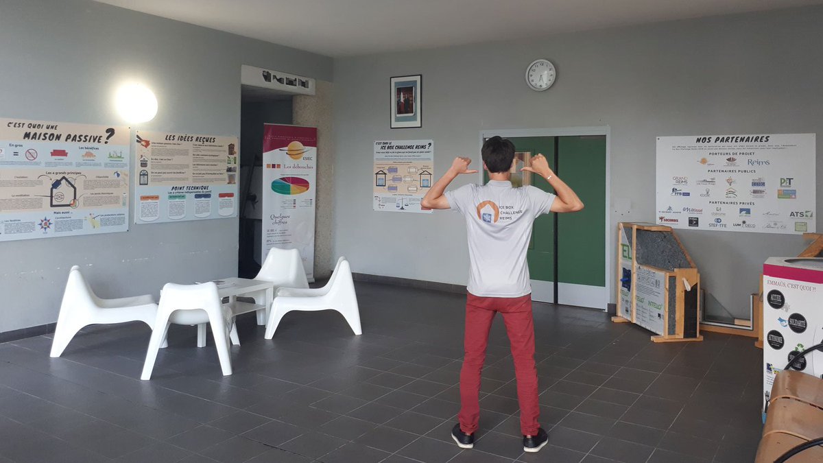 IceBoxChlgReims's tweet photo. Même après, l' #IceBoxChallengeReims restera une vitrine pour la filière #énergétique de l'ESIREIMS ! Une exposition autour de l'événement a été installée dans le hall de l' #école ! #Ingénieur #URCA https://t.co/naAakXY7Wf
