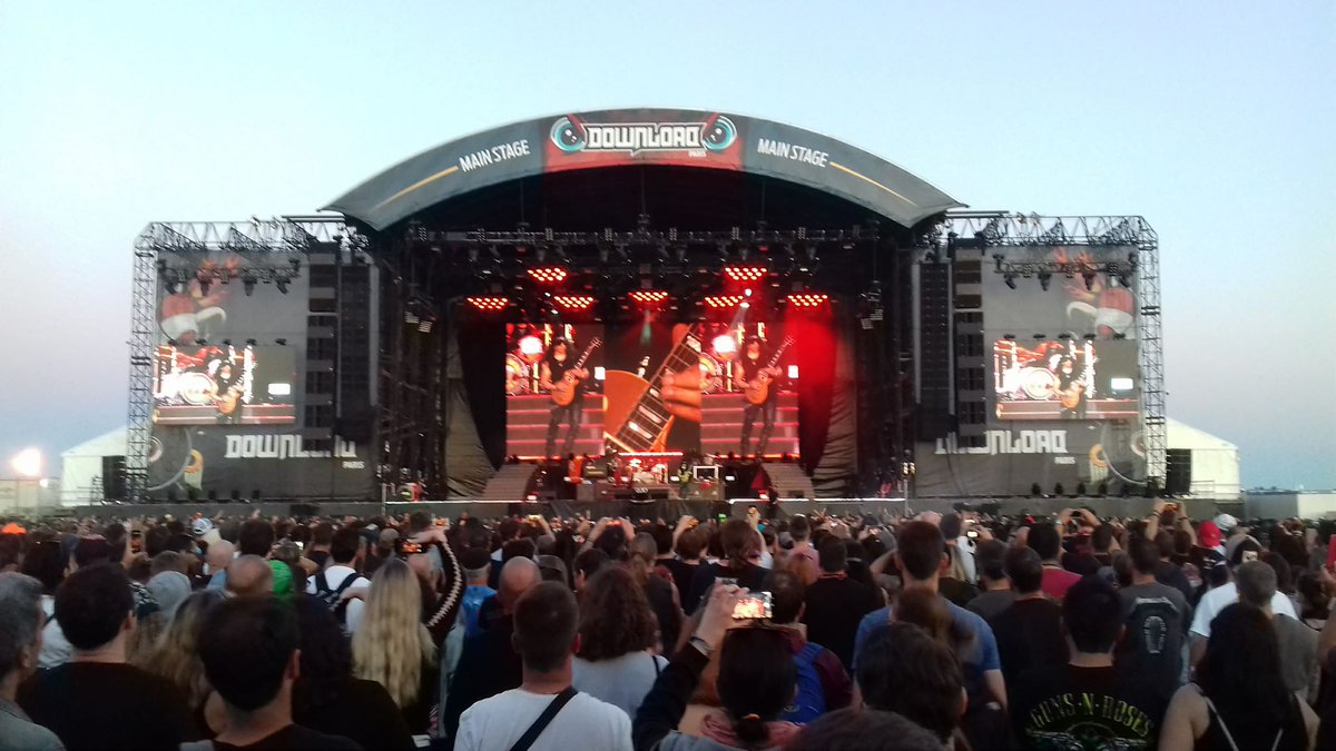 jimm_rock's tweet image. #GunsnRoses #Downloadfestfr