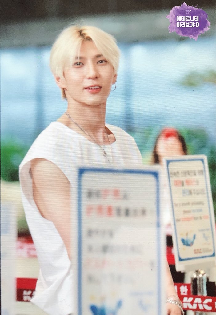 Eternite_TW's tweet photo. 180619 김포공항 출국 프리뷰
#빅스 #VIXX #레오 #LEO @JUNGTW_LEO

운아 잘 다녀와❤️❤️❤️❤️❤️❤️
오늘 공항은 진짜 잊지못할거야 ,,,, https://t.co/jueldTnsQJ